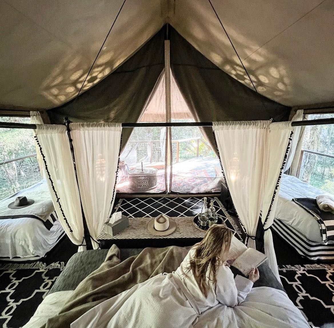 This is our big, beautiful, one (and only) King Deluxe safari tent, and as a result for most of the year is booked out months in advance.. but not THIS WEEKEND! Nothing much planned? Jump online and surprise your loved one with a romantic and peaceful bush escape this weekend ❤️ this image by recent guest @charlotte_riddle 🙏. 
:
:
#visitnsw #seeaustralia #lastminute #LoveNSW #uniqueboutiquecollection #southcoastglamping 
#visitshoalhaven #unspoilt #southcoastexperiences #discoverjervisbay #jervisbay #glamping #southcoast #bushretreat  #southcoastdreaming #visitsouthcoastnsw  #shoalhaven #100beachchallenge #feelnsw #holidayherethisyear #shortbreak #luxurycamping